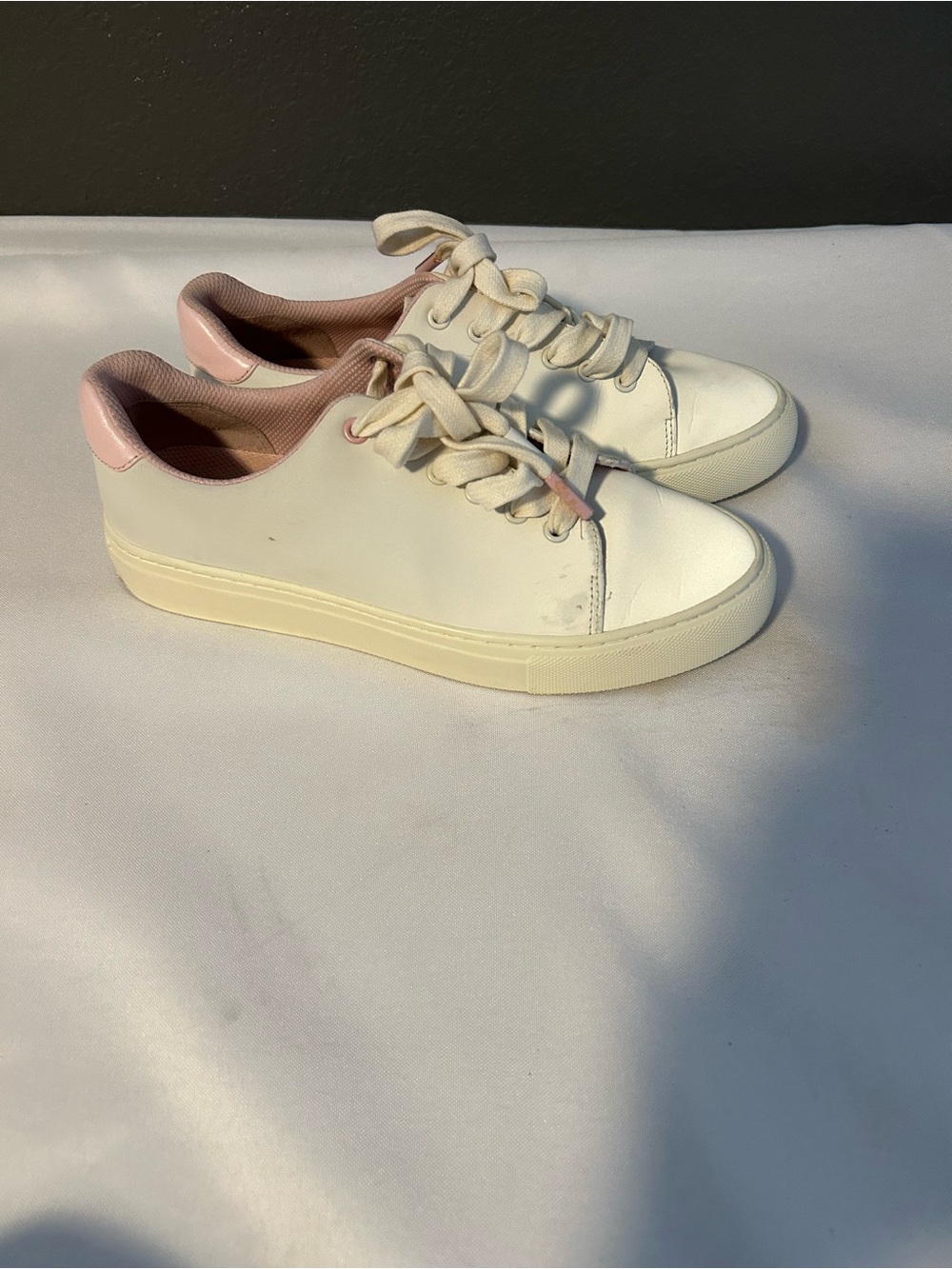Tory Burch White Low-Top Sneakers with Pink Heel and Lining